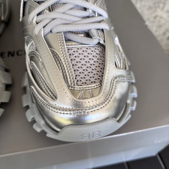 NIB $1490 Balenciaga Track Runners Metallic Silver Sz 41 US 8